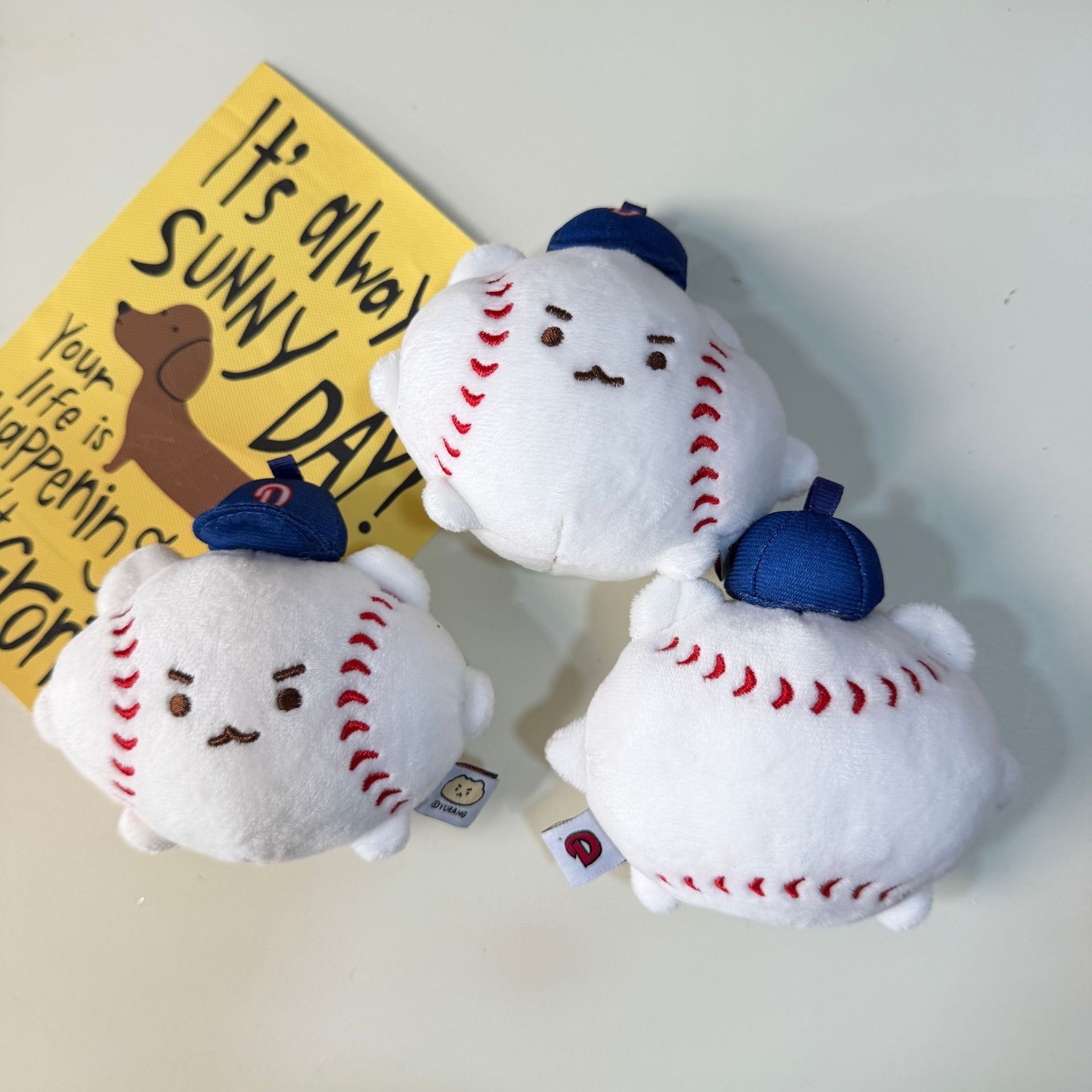 Llavero de peluche de béisbol  - Gaming Console Keychain reseña y precio